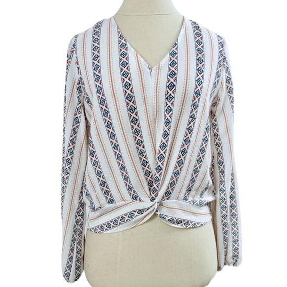 Pink Republic | Twist Front Balloon Sleeve Top - Picture 1 of 15